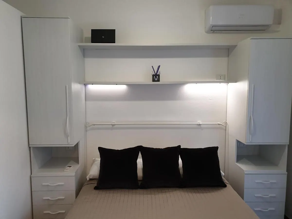 Apartment La Casa Sul Lago Desenzano del Garda Italy